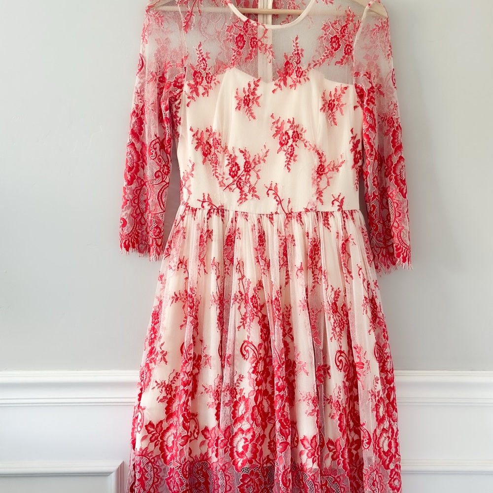 Chicwish Lace Floral Red and White Women’s Dress Medium 37” Bust